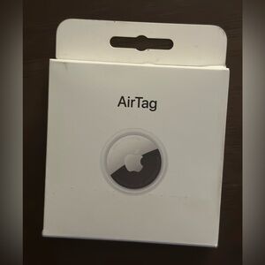 Apple  -  AirTag  -  1st Generation (2021) -  Silver Never Used New in Box